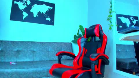 Aless Rose online show from March 2, 2026, 8:37 pm