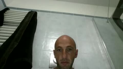 alex120475 online show from April 15, 2026, 7:37 am