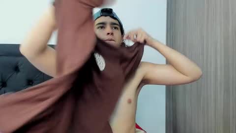 alex_connorr online show from January 11, 2025, 4:14 pm