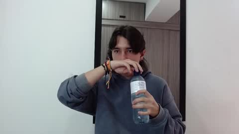 alex_connorr online show from February 19, 2025, 3:49 pm