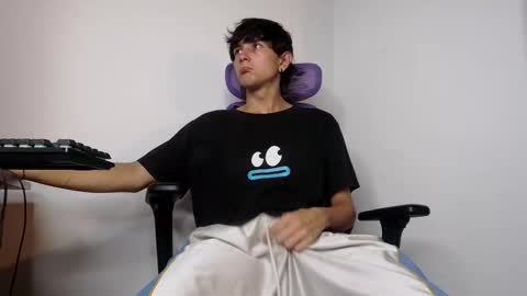 alex_connorr online show from December 18, 2025, 11:33 pm