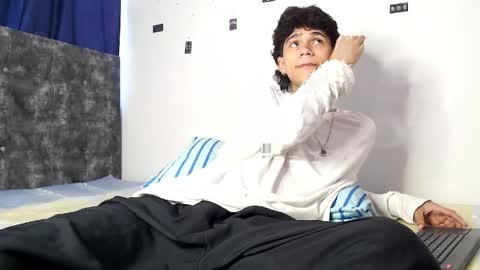Snapshot of alex_mark_ chatting on April 20, 2026, 8:10 pm alex_mark_ online show from April 20, 2026, 8:10 pm