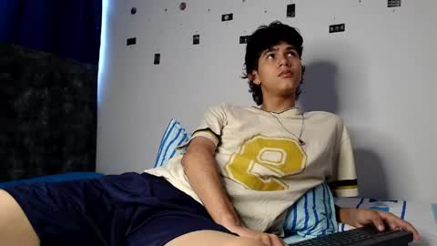 Snapshot of alex_mark_ chatting on May 7, 2026, 5:18 pm alex_mark_ online show from May 7, 2026, 5:18 pm