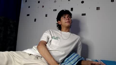 Snapshot of alex_mark_ chatting on May 13, 2026, 5:43 pm alex_mark_ online show from May 13, 2026, 5:43 pm