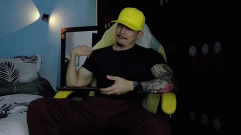 alex_sthorm online show from April 27, 2026, 4:21 am