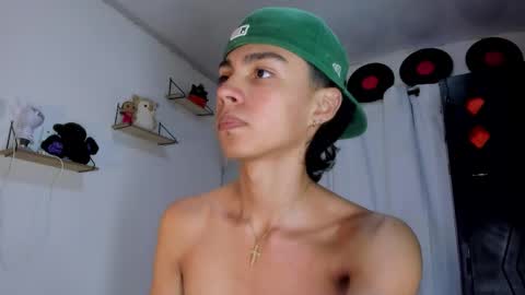 Snapshot of alex_sweet_69 chatting on November 20, 2025, 3:12 pm Alex online show from November 20, 2025, 3:12 pm