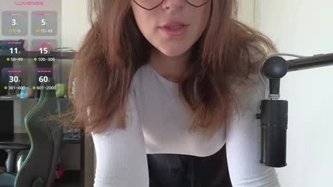 dont be afraid to click social media link its  working  just click on that  online show from October 8, 2025, 5:32 pm