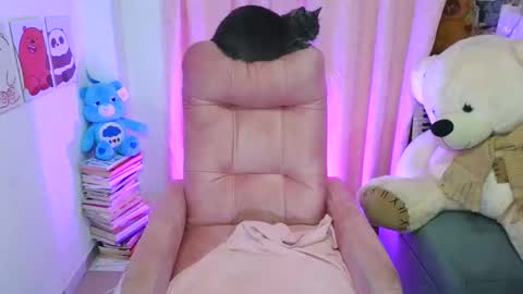 alexa_orange online show from March 6, 2025, 2:30 am