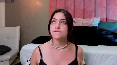 Alexa Thaylor online show from December 15, 2025, 2:54 pm