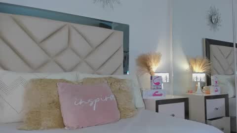 alexa_tobar online show from January 24, 2025, 12:52 am