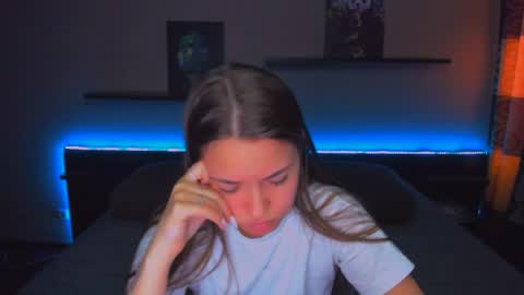Snapshot of alexabarkley chatting on April 28, 2026, 1:48 am angel online show from April 28, 2026, 1:48 am