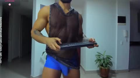 Snapshot of alexander_martines chatting on October 22, 2025, 12:00 am Onlyfansalexmartinezwb Instagram alexwbmartinez Twitter martinezcb937 online show from October 22, 2025, 12:00 am