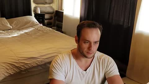 alexanderthemid online show from November 6, 2025, 9:37 pm