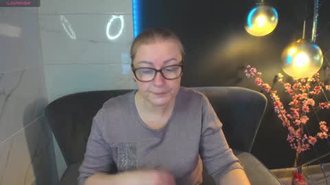 Snapshot of alexandra_kind chatting on December 17, 2024, 5:18 am Alexandra online show from December 17, 2024, 5:18 am