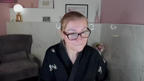 Snapshot of alexandra_kind chatting on December 26, 2024, 4:47 pm Alexandra online show from December 26, 2024, 4:47 pm