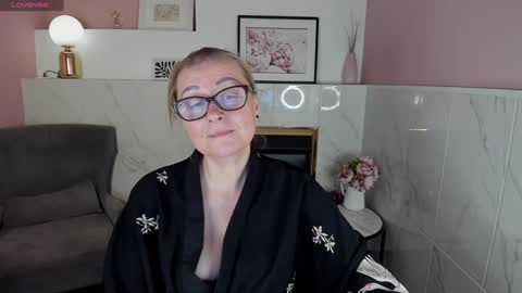 Snapshot of alexandra_kind chatting on December 27, 2024, 2:58 am Alexandra online show from December 27, 2024, 2:58 am