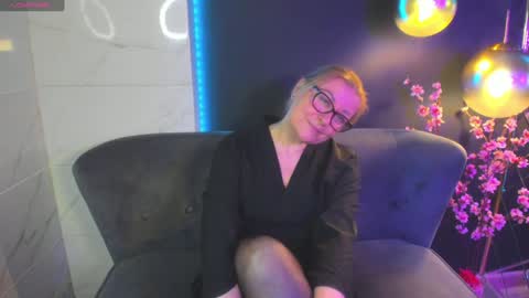 Snapshot of alexandra_kind chatting on January 10, 2025, 2:34 pm Alexandra online show from January 10, 2025, 2:34 pm