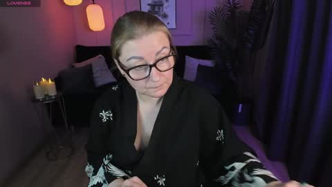 Snapshot of alexandra_kind chatting on January 20, 2025, 9:43 pm Alexandra online show from January 20, 2025, 9:43 pm