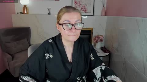 Snapshot of alexandra_kind chatting on January 31, 2025, 12:17 am Alexandra online show from January 31, 2025, 12:17 am