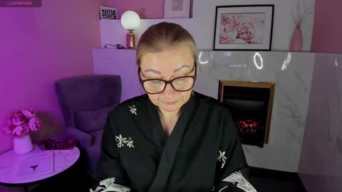 Snapshot of alexandra_kind chatting on February 4, 2025, 5:12 pm Alexandra online show from February 4, 2025, 5:12 pm