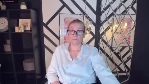 Snapshot of alexandra_kind chatting on February 11, 2025, 6:22 pm Alexandra online show from February 11, 2025, 6:22 pm