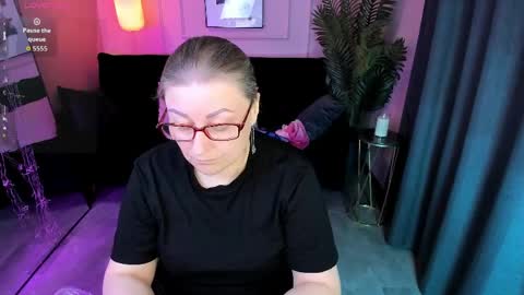 Alexandra online show from April 8, 2026, 8:53 pm