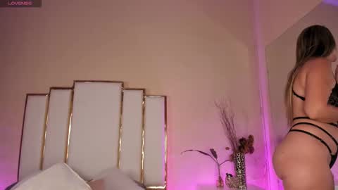 alexandraa_gomez online show from November 25, 2025, 10:10 pm