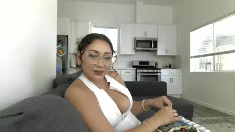 Snapshot of alexandrarose77 chatting on April 28, 2026, 11:32 pm AlexandraRose0777 online show from April 28, 2026, 11:32 pm