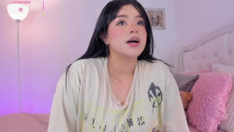 lexandra  online show from April 7, 2026, 7:09 am