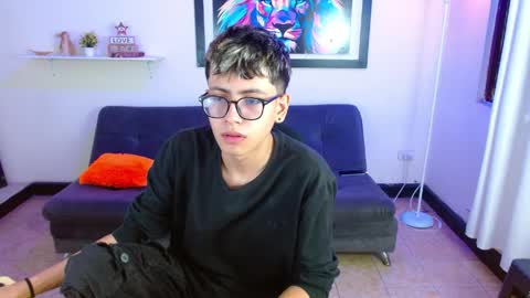 Snapshot of alexcum_18 chatting on April 1, 2026, 1:52 pm alex online show from April 1, 2026, 1:52 pm