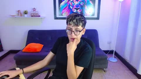 Snapshot of alexcum_18 chatting on April 7, 2026, 1:44 pm alex online show from April 7, 2026, 1:44 pm