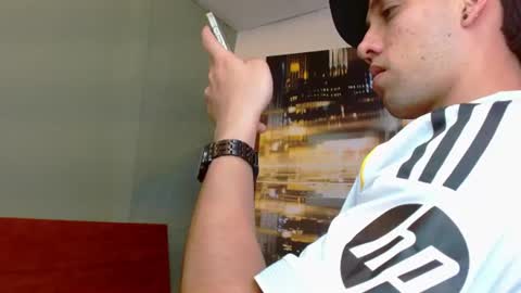 alexgiraldo__ online show from June 12, 2026, 3:05 am