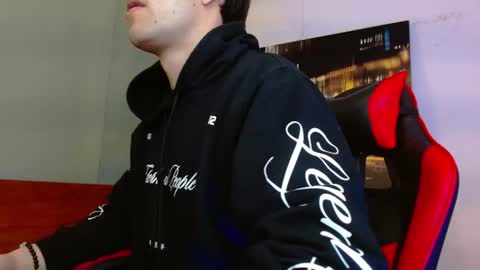 alexgiraldo__ online show from June 15, 2026, 12:40 pm
