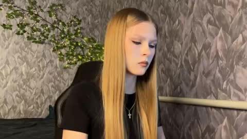 Alexia online show from April 30, 2026, 3:07 pm