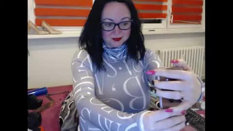 Snapshot of alexie33 chatting on February 10, 2025, 5:30 pm alexie33 online show from February 10, 2025, 5:30 pm