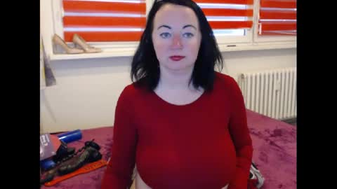 Snapshot of alexie33 chatting on February 11, 2025, 10:59 am alexie33 online show from February 11, 2025, 10:59 am