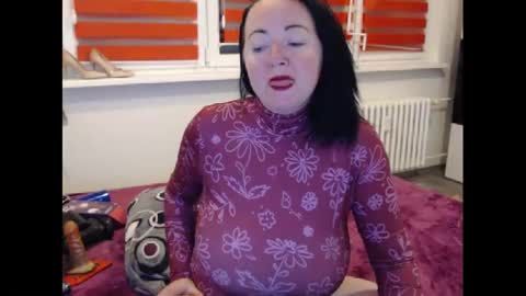 Snapshot of alexie33 chatting on February 13, 2025, 7:10 pm alexie33 online show from February 13, 2025, 7:10 pm