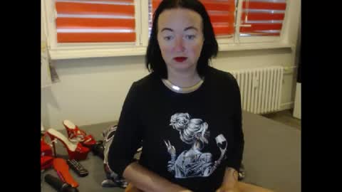 Snapshot of alexie33 chatting on September 10, 2025, 6:35 am alexie33 online show from September 10, 2025, 6:35 am