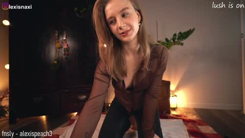 Snapshot of alexispeach chatting on December 3, 2024, 9:23 pm Alexis--  online show from December 3, 2024, 9:23 pm