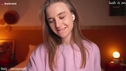 Snapshot of alexispeach chatting on March 5, 2025, 2:36 am Alexis--  online show from March 5, 2025, 2:36 am