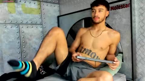 alexisstonne online show from May 31, 2026, 6:53 pm
