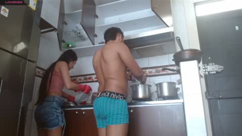 alex y luisa online show from February 7, 2025, 6:02 pm