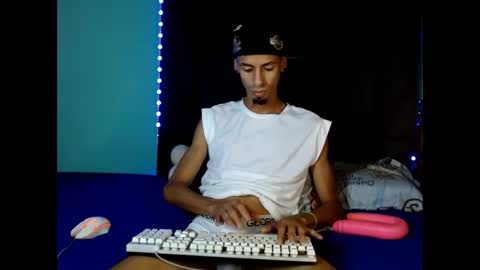 Snapshot of alexx_1214 chatting on October 19, 2025, 3:29 am Alexx online show from October 19, 2025, 3:29 am