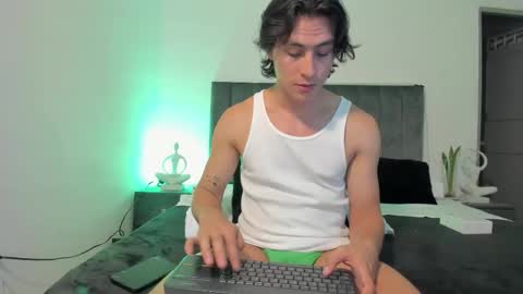 Snapshot of alexxander_hall chatting on September 23, 2025, 10:35 pm Alexxander Hall online show from September 23, 2025, 10:35 pm