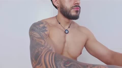 Snapshot of alexxxmachine chatting on July 3, 2026, 2:34 pm Alex freelance model instagram alex b229 online show from July 3, 2026, 2:34 pm