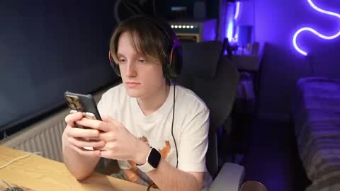 Alexycutie online show from April 30, 2026, 9:41 pm