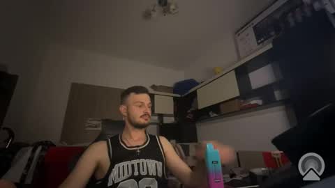 Alezandre online show from May 14, 2026, 4:58 pm