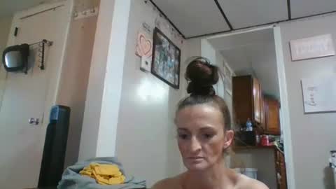 Snapshot of ali_tayler chatting on October 15, 2025, 1:11 pm ali_tayler online show from October 15, 2025, 1:11 pm