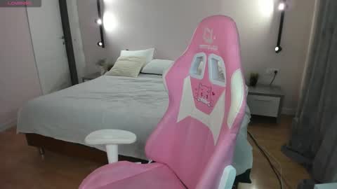 alic_black online show from October 4, 2025, 12:30 am