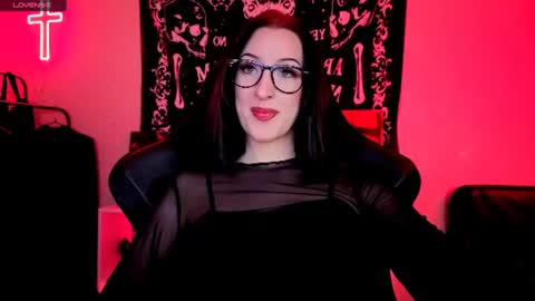 Snapshot of alice___mistress chatting on June 13, 2026, 9:35 pm Miss Alice online show from June 13, 2026, 9:35 pm